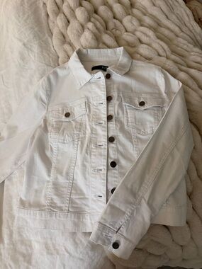 Kut from the Kloth White Denim Jacket with Metal Buttons Large